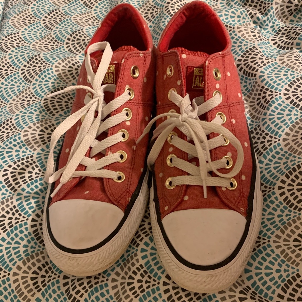 Converse red polka dot